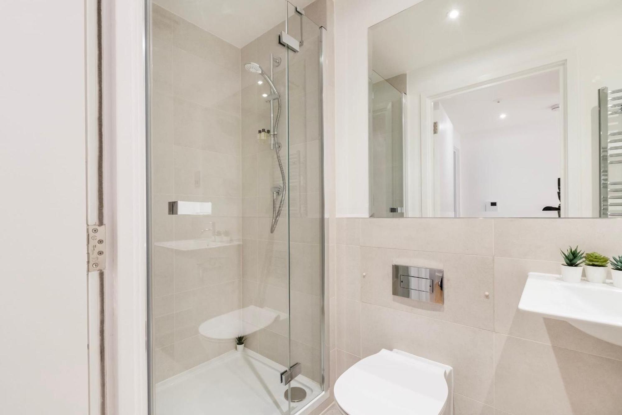 Appartamento Bnbnova - Fitzrovia & Soho - 2br With Balcony Londra