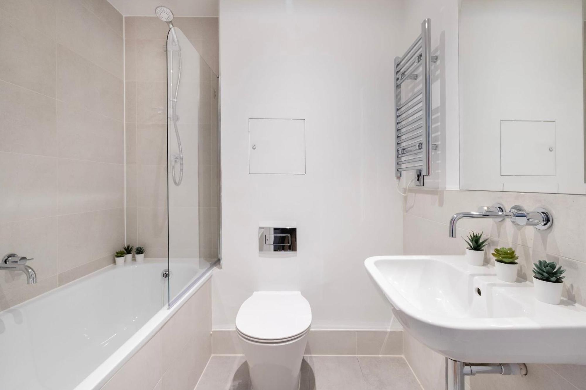 Bnbnova - Fitzrovia & Soho - 2br With Balcony Londra
