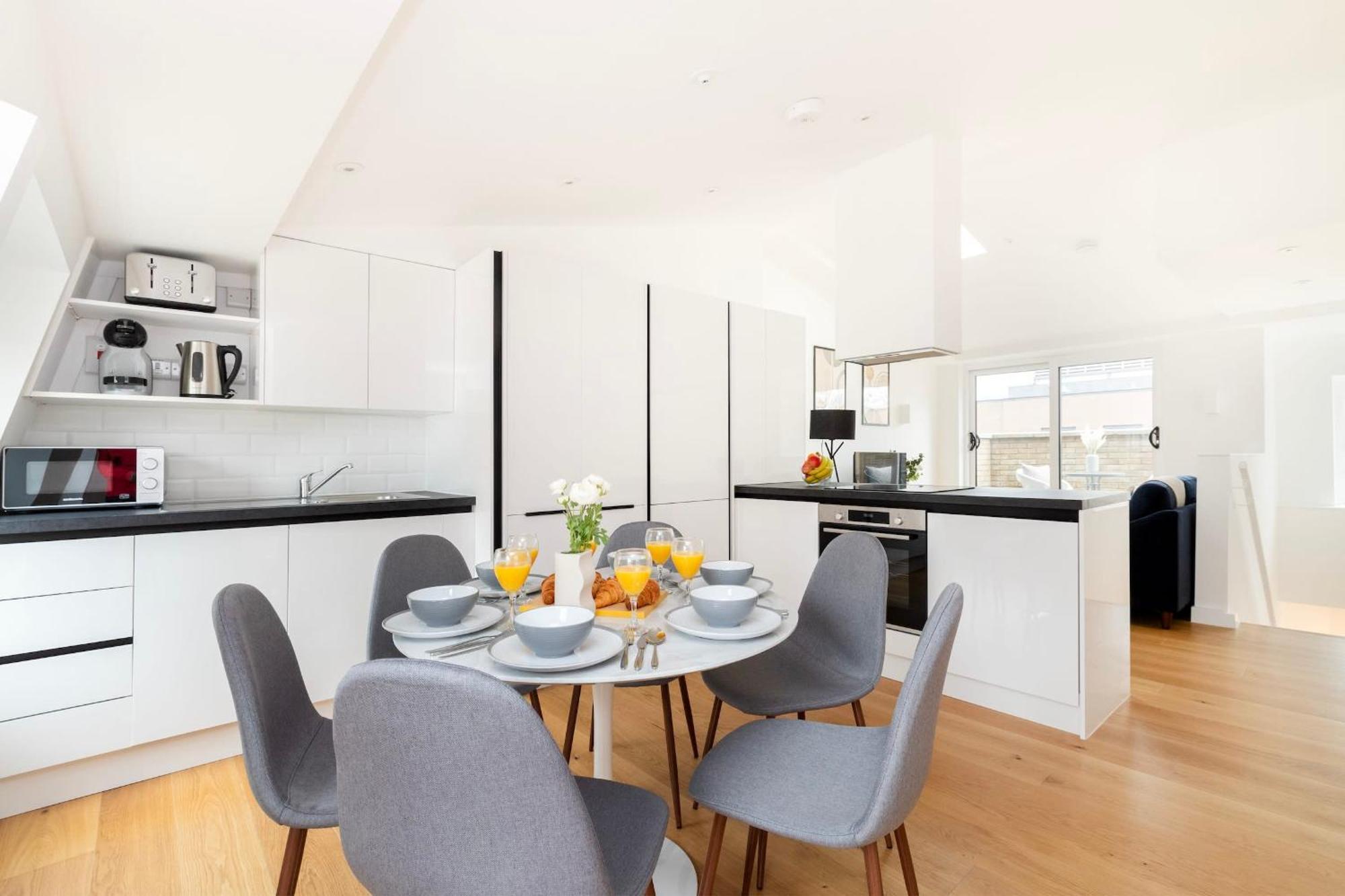 Bnbnova - Fitzrovia & Soho - 2br With Balcony * Londra