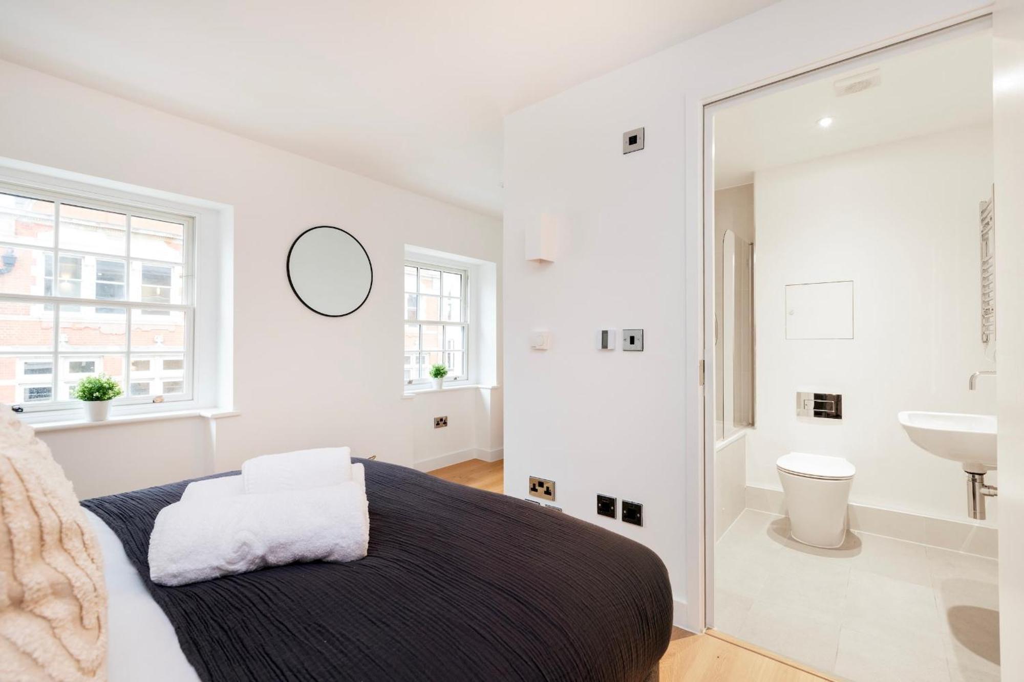 Bnbnova - Fitzrovia & Soho - 2br With Balcony * Londra